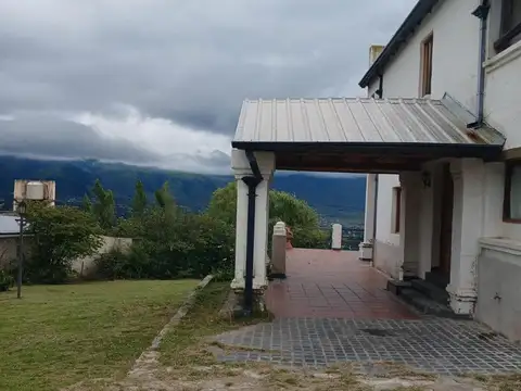 Casa en Venta con 5 cocheras