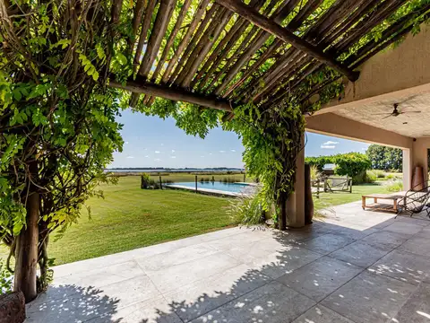 Casa 5 ambientes con 3 baños