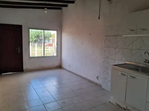 Casa 2 ambientes con 1 baño