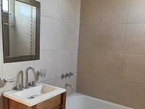 Departamento en Alquiler en Remedios de Escalada, $ 600.000