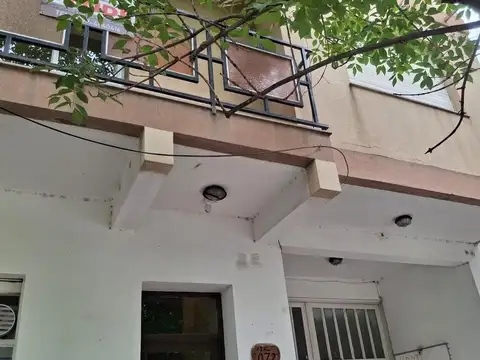 calle Italia 72  (1er piso) Cipolletti