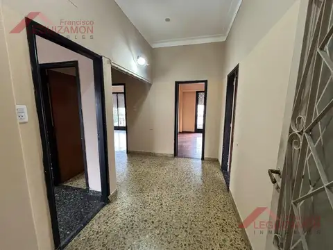 Departamento en Alquiler en Lomas del Mirador, $ 950.000