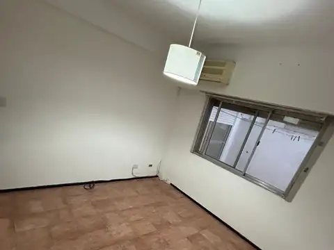Departamento en Alquiler en Villa Ballester, $ 580.000