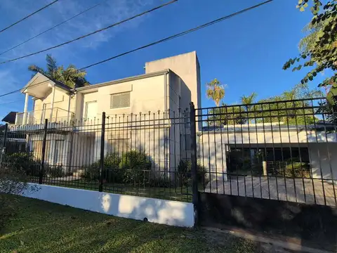 Casa 3 dormitorios y pileta en Parque Golf Club con hermosa vista!