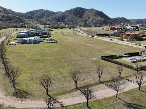 5 lotes en Venta - 12 cuotas - Excelente precio - B° Privado Los Milagros -  Calamuchita. cód 2134