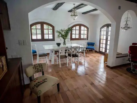 Casa en Venta en Villa Elisa, USD 380.000