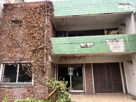 A Refaccionar - Casa - Parque - Cochera - APTO CRÉDITO