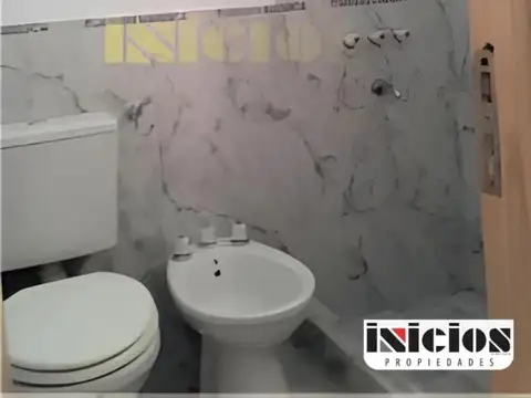 Moderna casa en lote de 3 ambientes con gas natural - C405