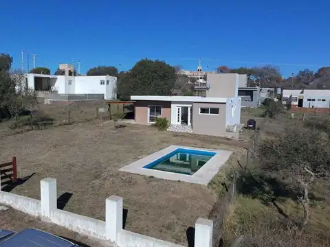 Casa 6 ambientes con 1 baño