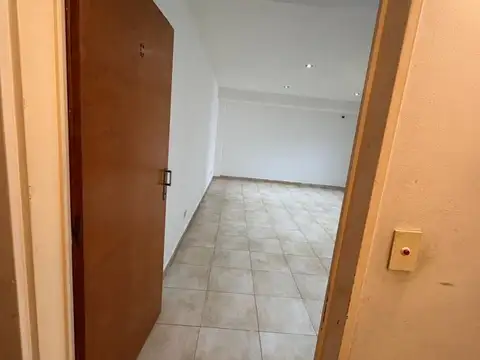 Depto Tipo Casa en Alquiler en Villa Raffo, $ 700.000