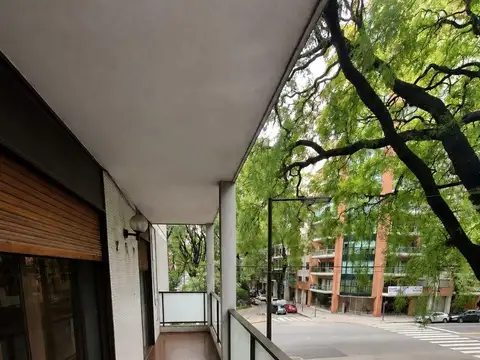 Avenida Olleros 1900, Piso 1