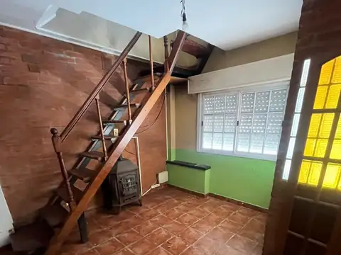 Depto Tipo Casa 5 ambientes con 2 baños