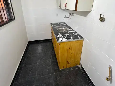 Casa 3 ambientes con 1 baño