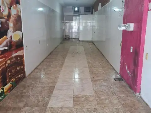 Local sobre Avenida Constitucion en el mejor punto comercial