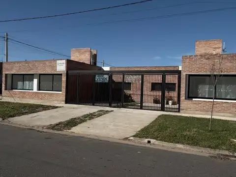 VENTA Casa  Estrenar 2 Dormitorios, patio, Cochera
