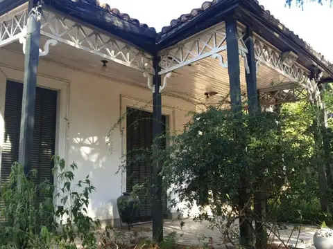 Casa 5 ambientes con 2 baños