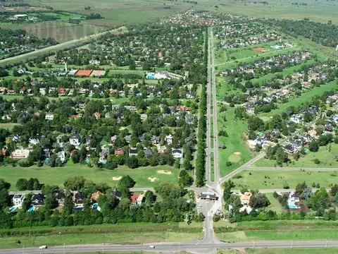 Casa 3 dorm   escritorio ó 4º dorm   altillo   pileta clim. en  Saint Thomas Este