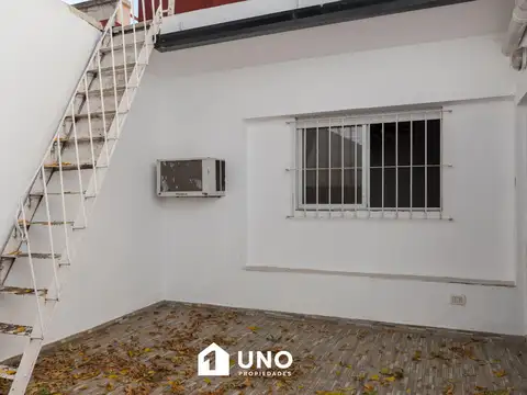 Casa en Alquiler con 1 cochera