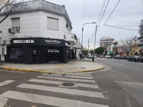 Local en ensquina sin Expensas