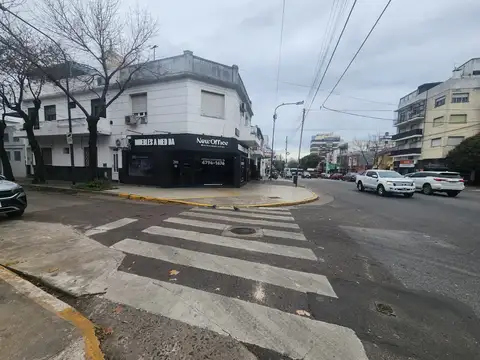 Local en ensquina sin Expensas