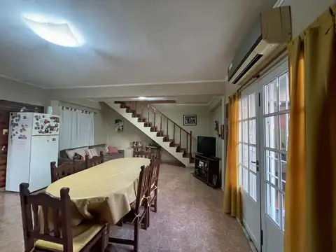 VENTA CASA 4 AMB VARELA- COCHERA Y PATIO