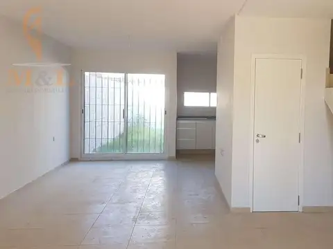 ALQUILER DUPLEX 3 DORM JARDINES DEL VALLE