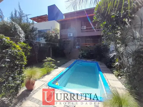 Casa 7 ambientes con 4 baños