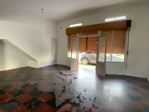 Local en Alquiler Via Púb.