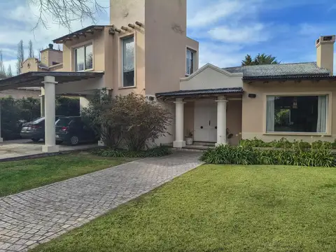 CASA EN VENTA BARRIO EL REMANSO, CHACRAS DE CORIA CON TOUR VIRTUAL