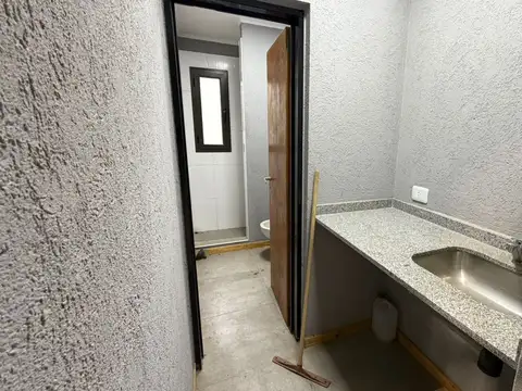 Local en Alquiler en Villa Rosa, USD 950