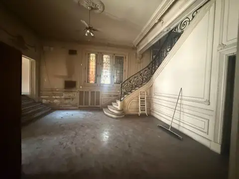 Residencia señorial de categoría en el centro – Ideal institución o uso corporativo
