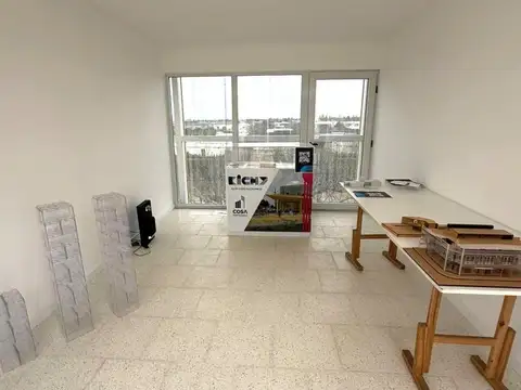 Oficina en Alquiler en Funes, $ 430.000