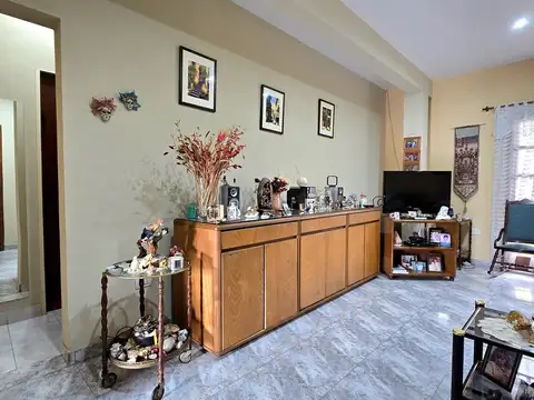 Casa 11 ambientes con 5 baños