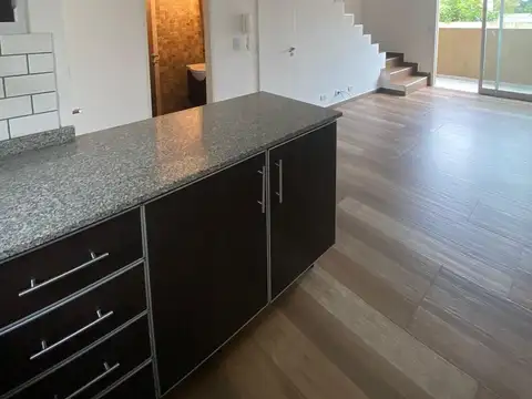 Depto Tipo Casa en Alquiler de 2 dormitorios