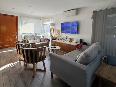 Casa 5 ambientes con 4 baños