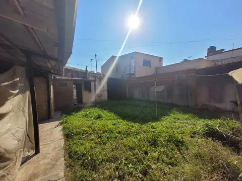 Casa 2 ambientes con 1 baño