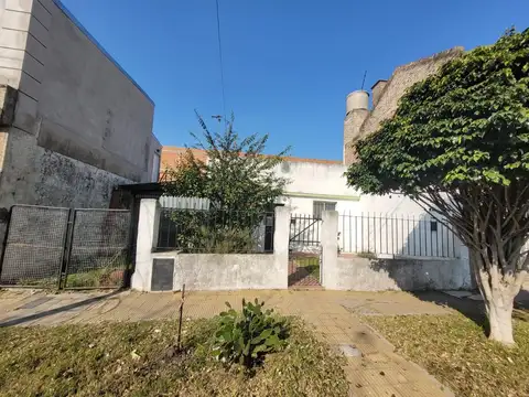 Tacuarí 673