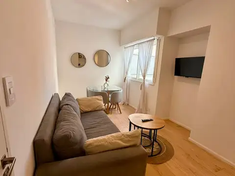 Vidal 2200, Piso 7