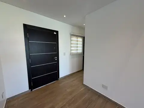 Casa en Venta con 4 cocheras