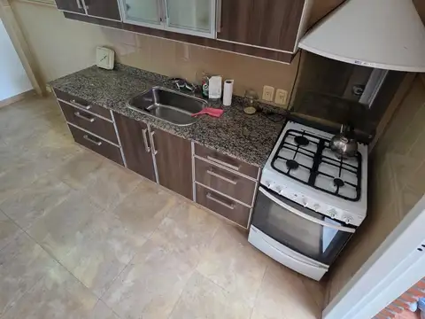 EXCELENTE DEPARTAMENTO 2 AMB. - CONTRAFRENTE - BLACON ATERRAZADO - CON COCHERA