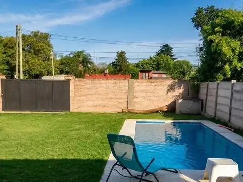 Quinta  con pileta, parrilla y parque espacioso