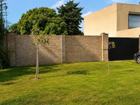 Quinta  con pileta, parrilla y parque espacioso