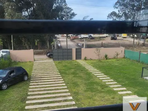 Casa 2 ambientes con 2 baños