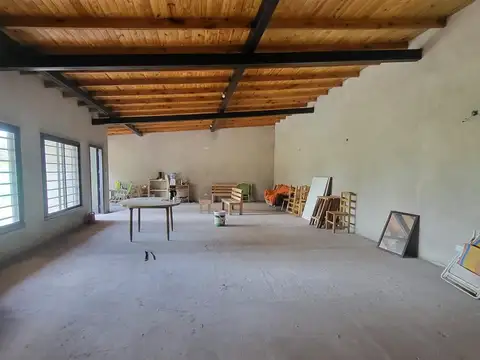 Casa en venta - 1 Dormitorio 2 Baños - Cocheras - 699Mts2 - Tandil