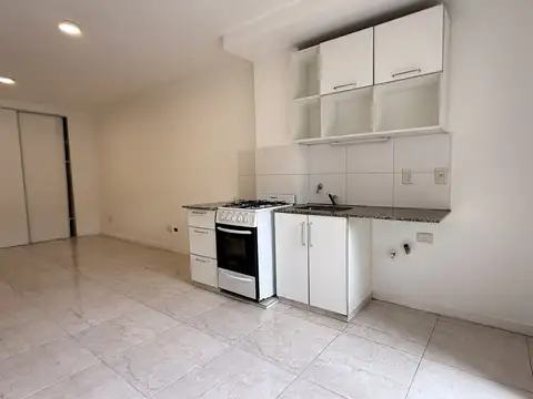 MONOAMBIENTE CON PATIO