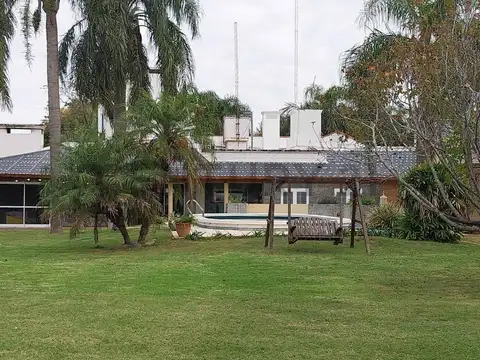 Casa en Venta con 2 cocheras