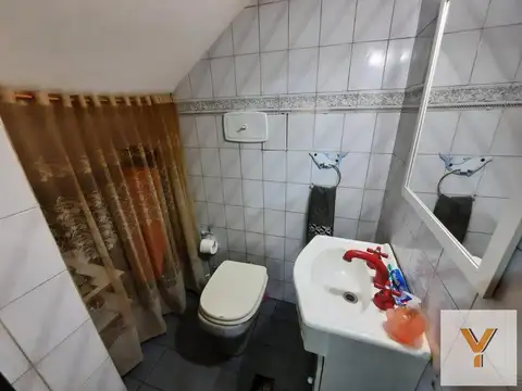 Casa 5 ambientes con 2 baños