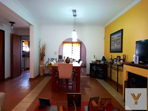 Casa en Venta en Castelar, USD 221.000