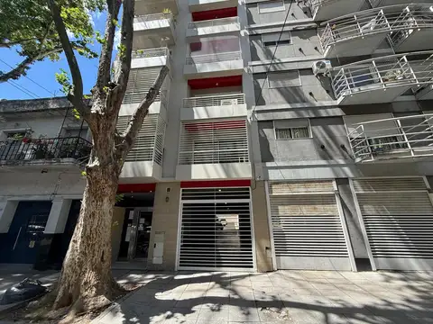 Monoambiente Amplio 39m2. Dividido. Al frente. Excelente Ubicación.