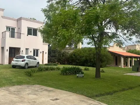 Casa en Venta al Este